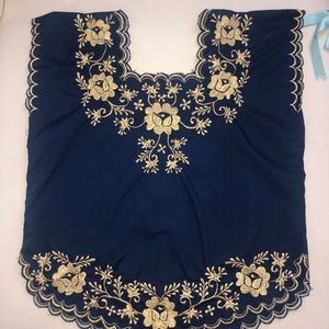 Traditional Mexican Embroidered blouse/ Blusa tradicional Mexicana bordada